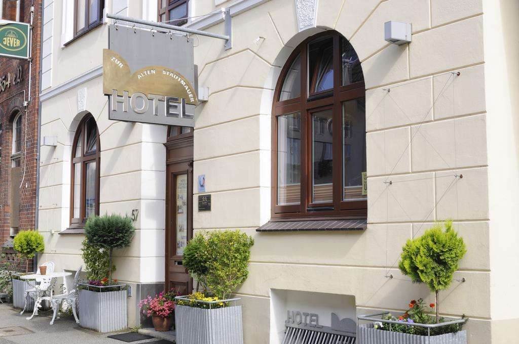 Hotel Zur Alten Stadtmauer Любек Экстерьер фото